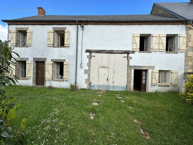Maison à ESPINASSE