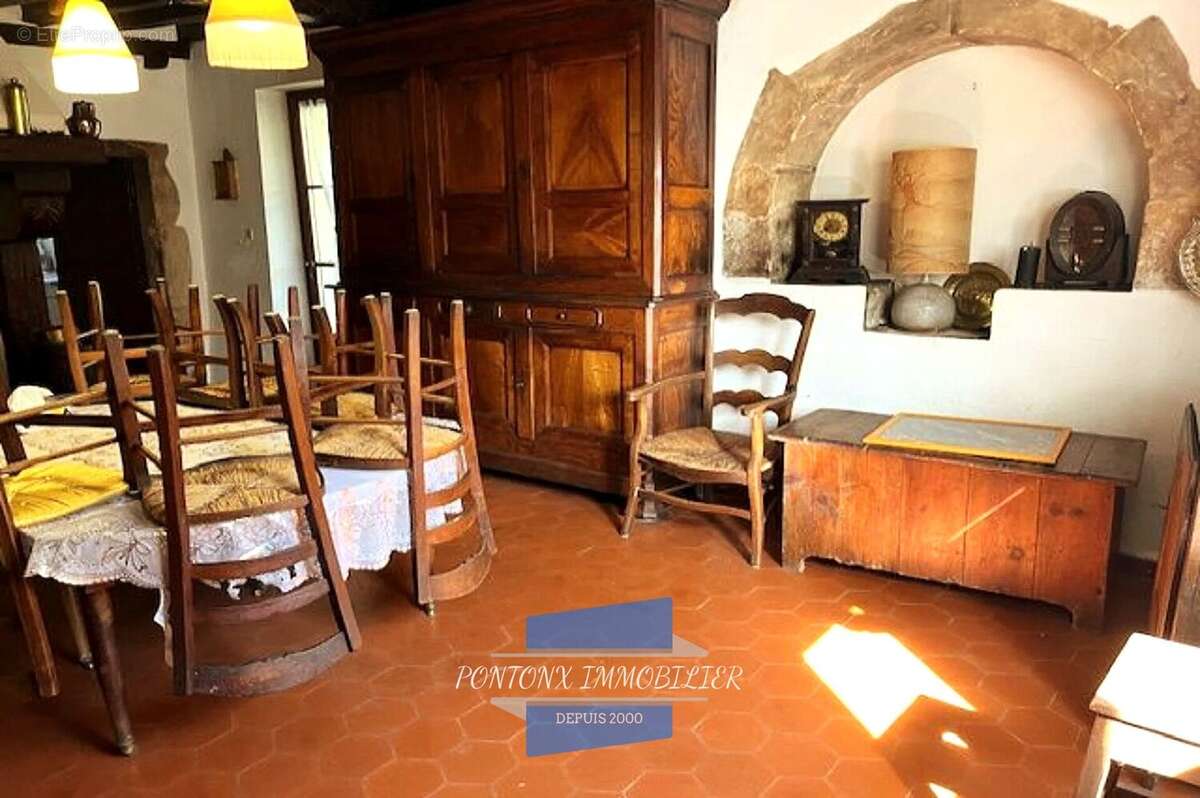 Maison à SAINT-PANDELON