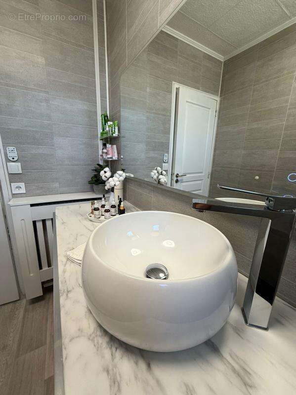 Appartement à PIERRE-BENITE