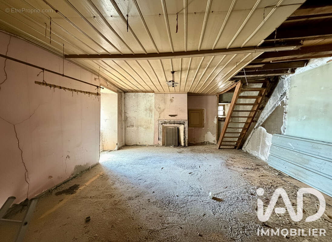 Maison 130 m² à Saint-Chely-D'apcher  - photo 4