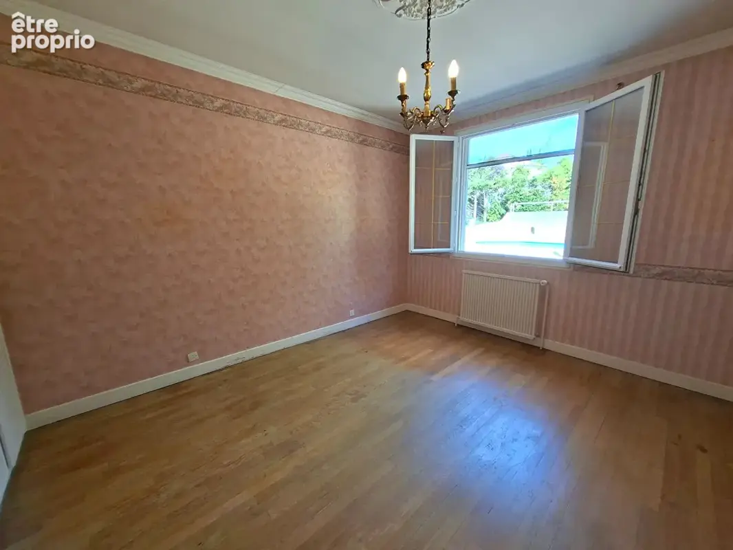 Villa avec piscine à 2 minutes des commodités - photo 21