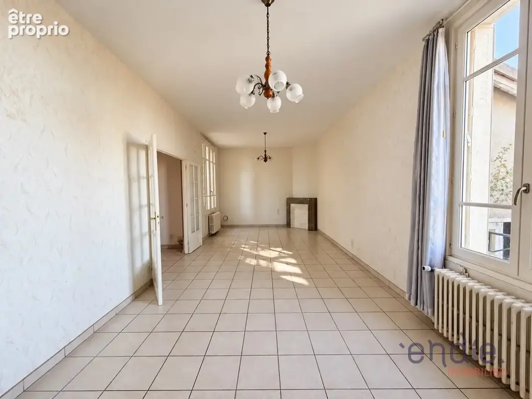 Maison familiale avec nombreuses dépendances et hangar sur environ 1 500 m² de terrain - photo 6