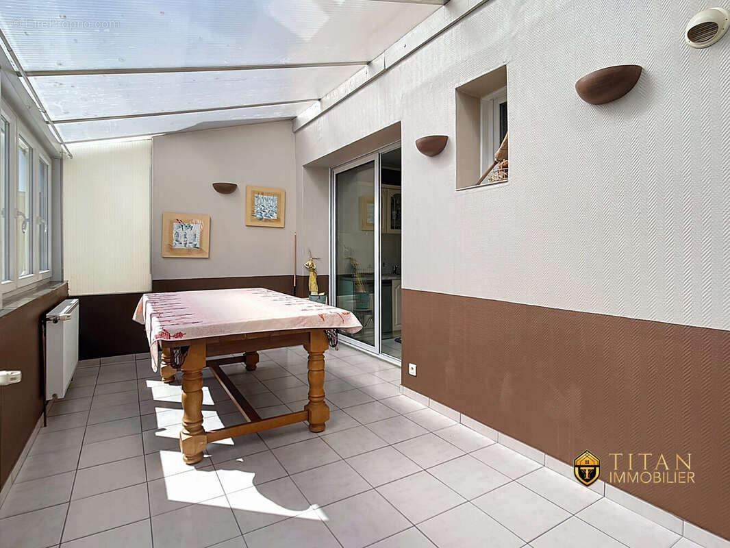  Maison familiale 4 chambres, jardin et garage - Petite-Synthe - Titan Immobilier - Maison à DUNKERQUE