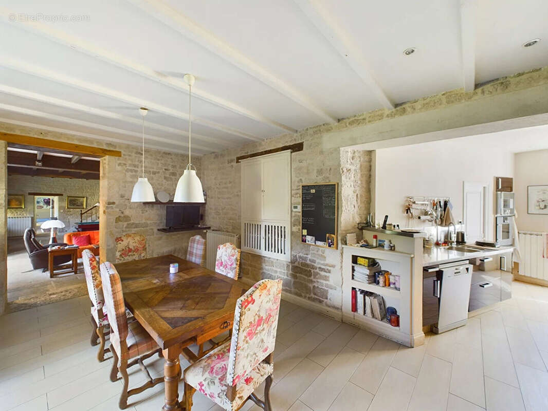 Maison à PERIGNE