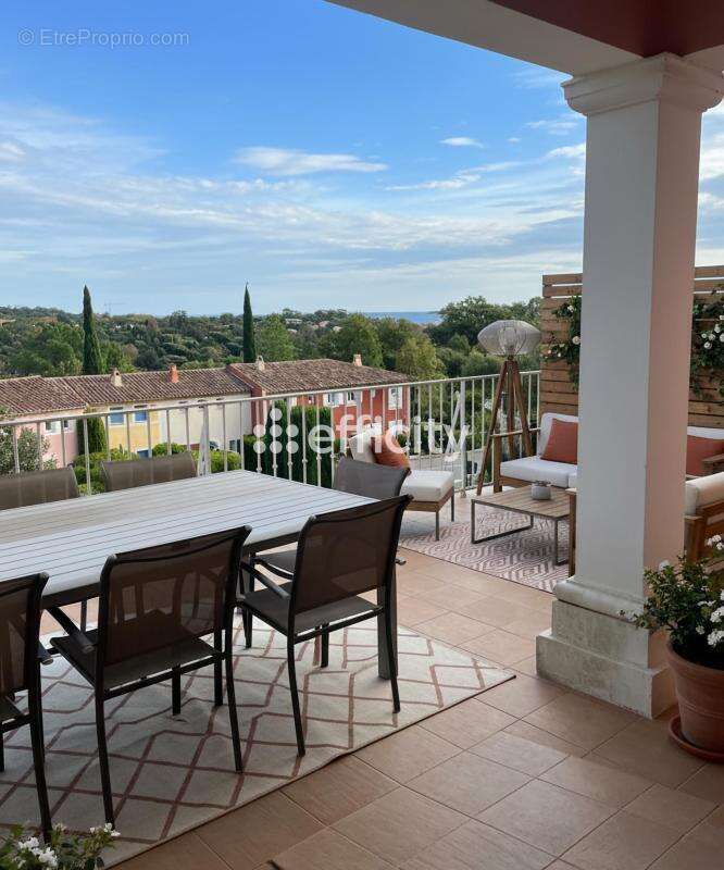 Appartement à GRIMAUD