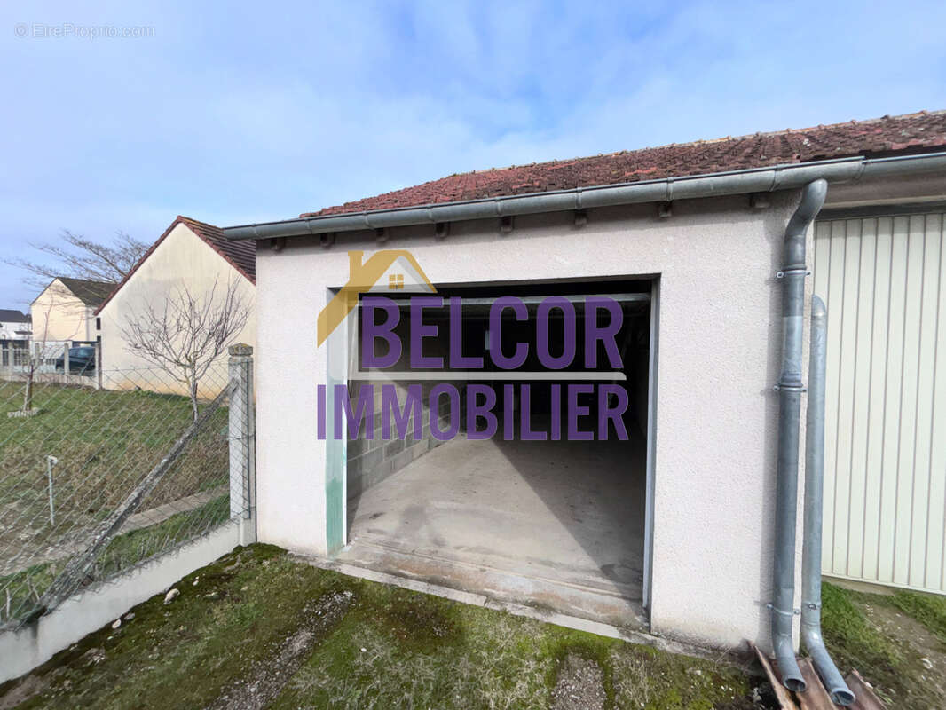 Terrain à BEAUMONT-DU-GATINAIS