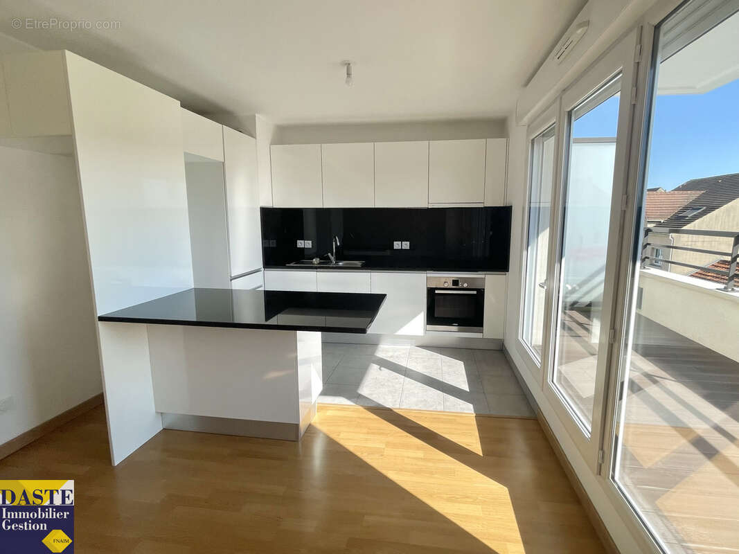 Appartement à PONTAULT-COMBAULT