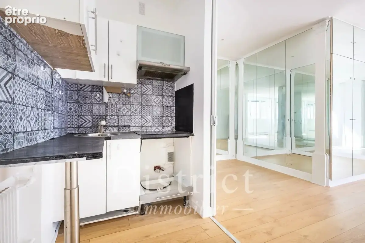 Triangle d'Or / Av Montaigne. Appartement de 28m² plein sud! - photo 6