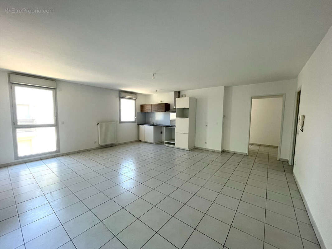 Appartement Meyzieu 4 pièce(s) 86.5 m2 - photo 2