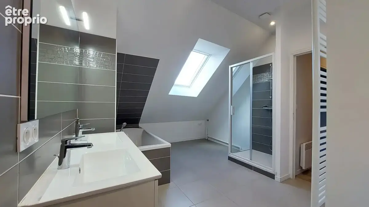 Maison 8 pièces 217 m² à vendre à Saint-Cyr-Sur-Loire (37540) - photo 8