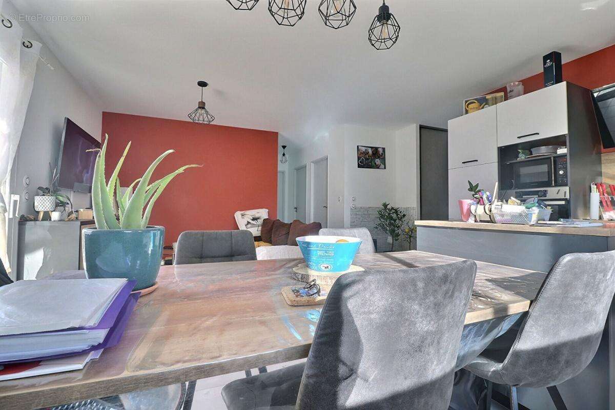 Maison à LARGENTIERE