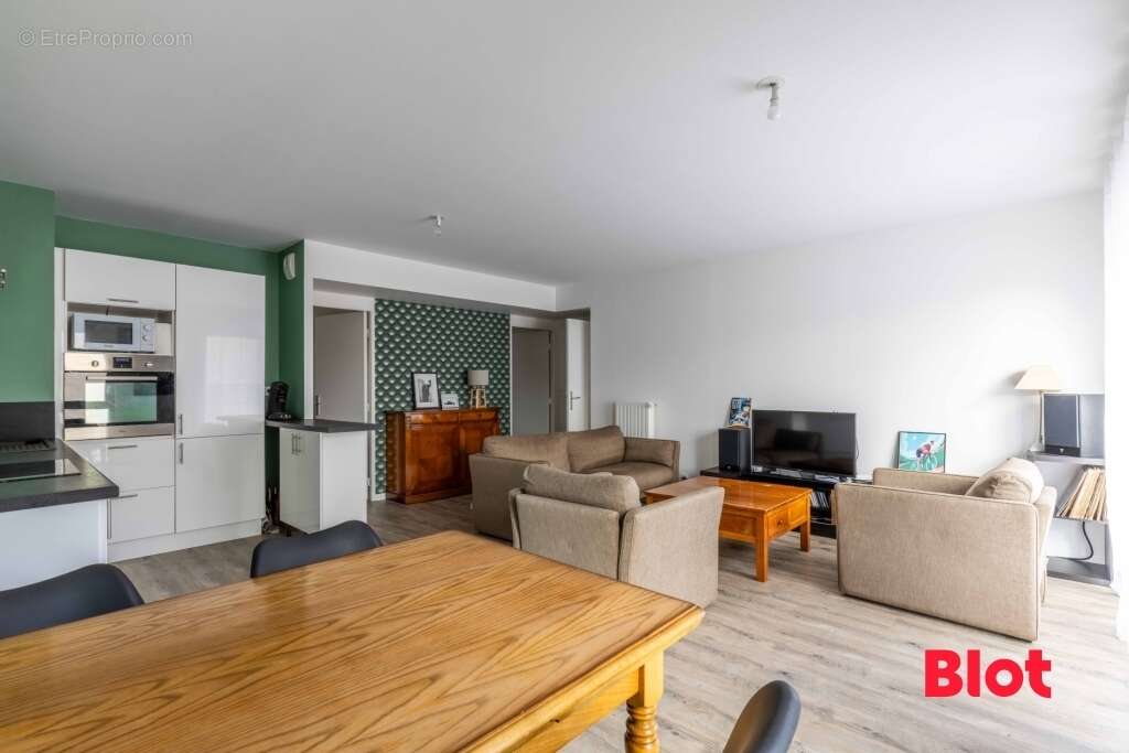 Appartement à LA MEZIERE