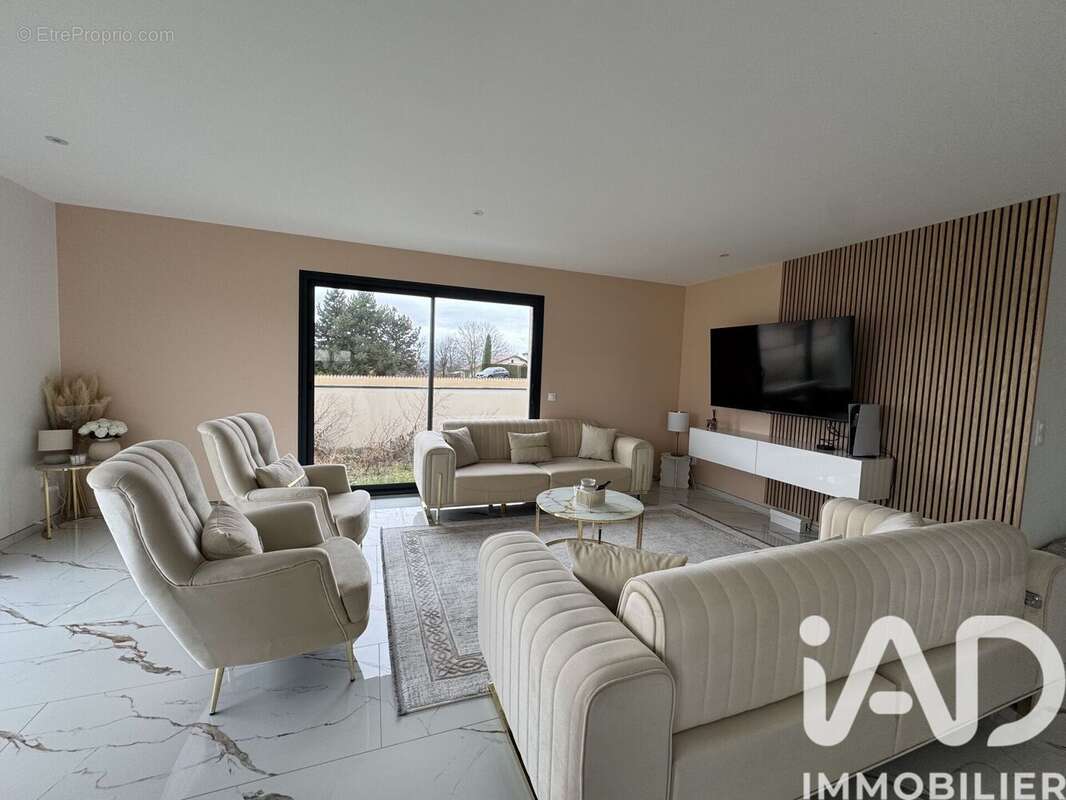Maison 101 m² à Pouilly-Les-Feurs  - photo 6