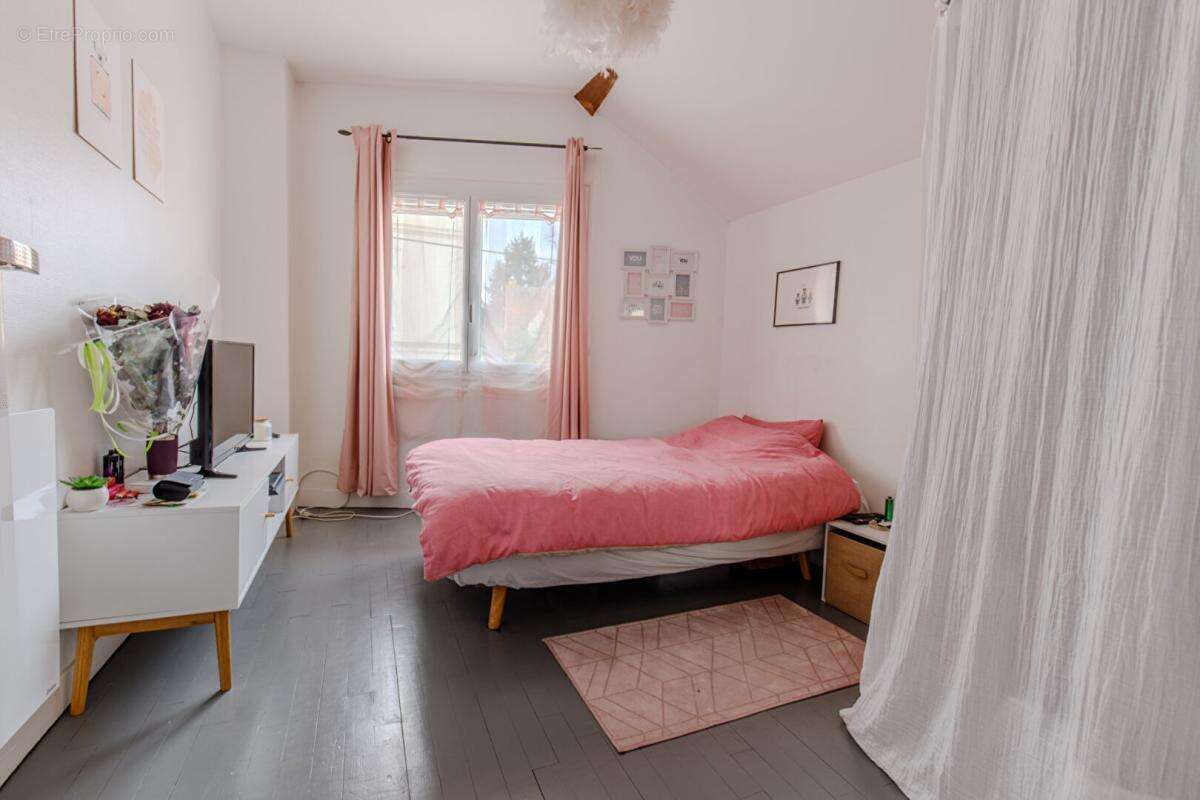 Maison à OINVILLE-SUR-MONTCIENT