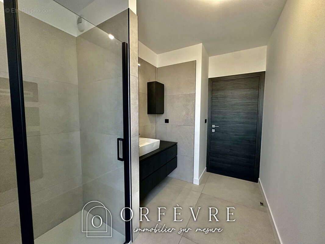 Appartement à CASTRIES