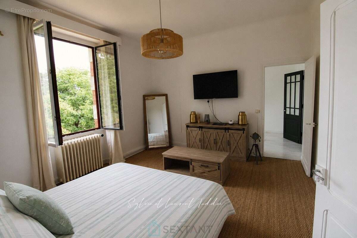 Maison bourgeoise en pierre renovee avec piscine, dependances et plus de 3,6 hectares de terrain - photo 8
