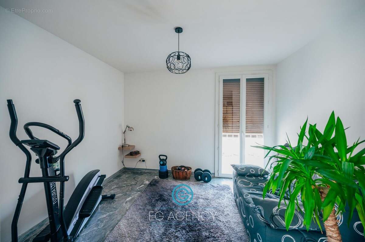 Appartement 73 m² à Marseille-8e  - photo 7