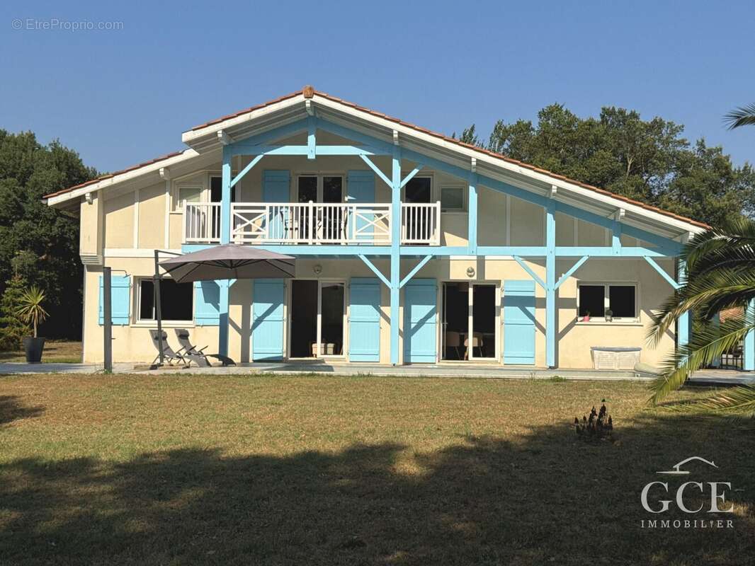 Maison 156 m² à Boucau  - photo 2
