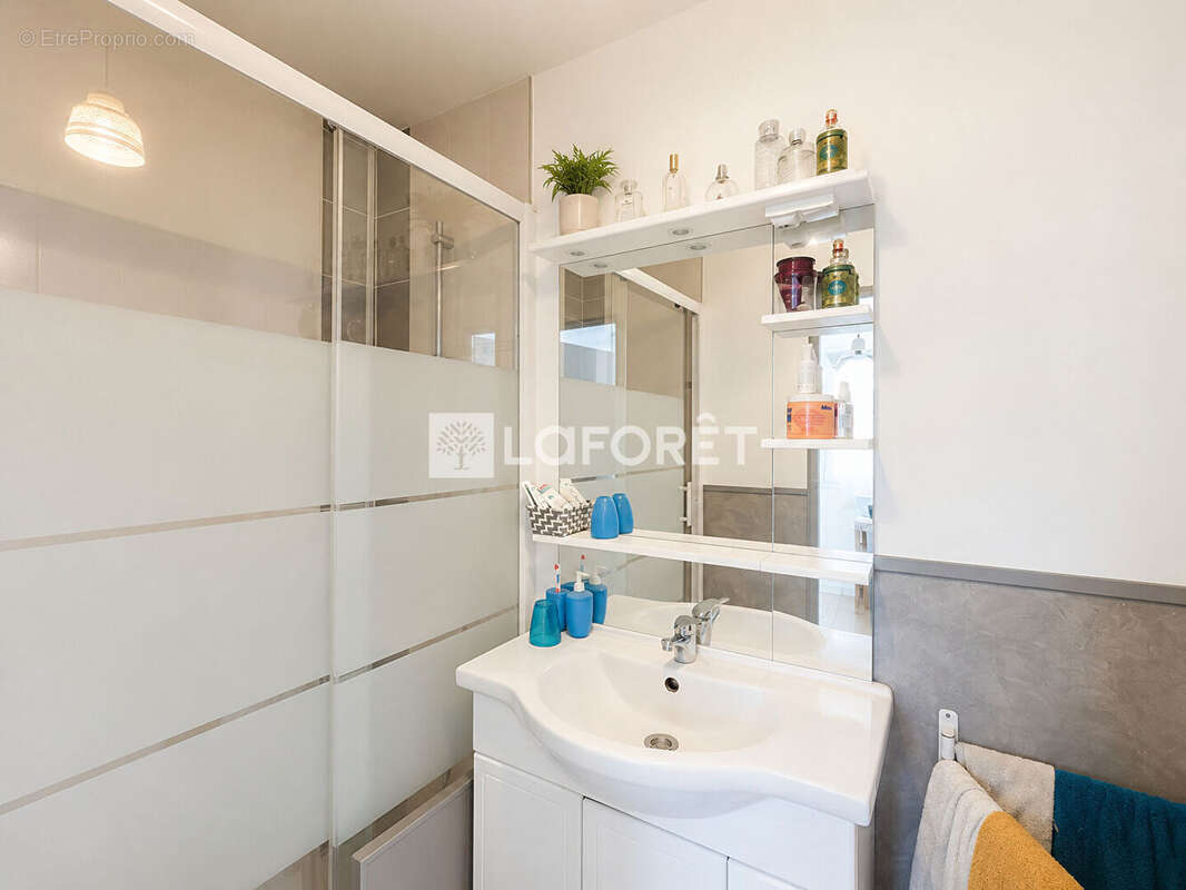 THUIR  Appartement T2 avec stationnement privatif - photo 5