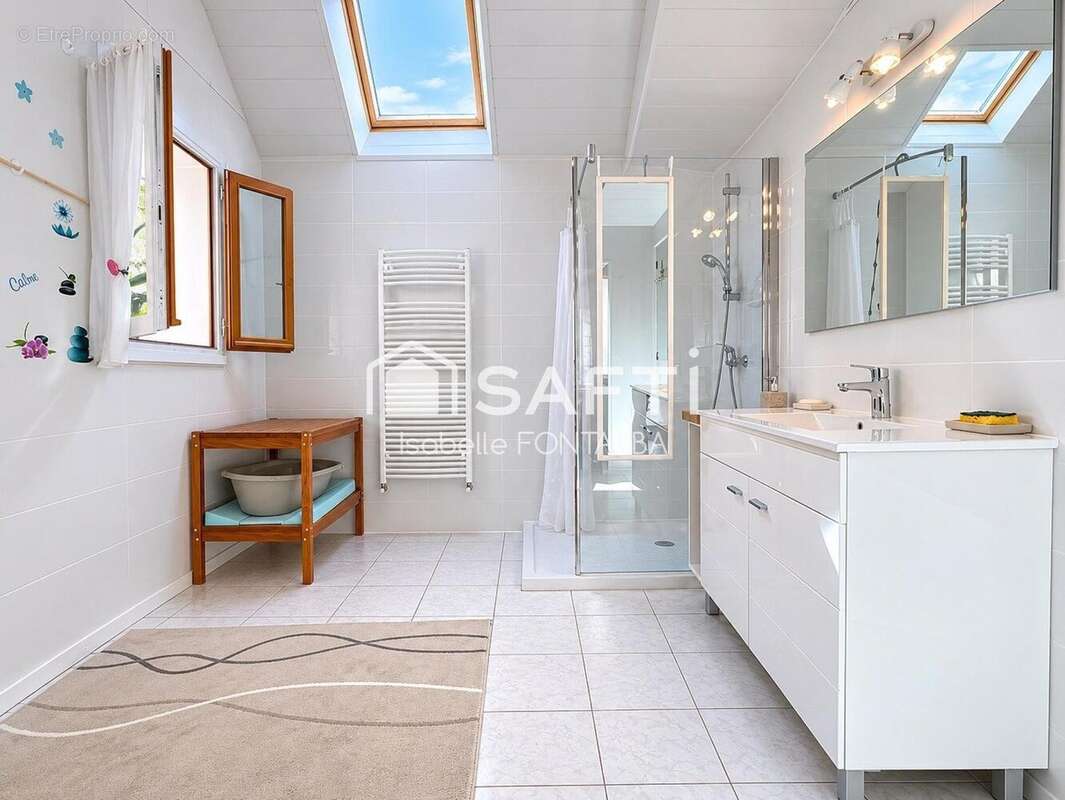 Maison 177 m² à Salles-La-Source  - photo 5