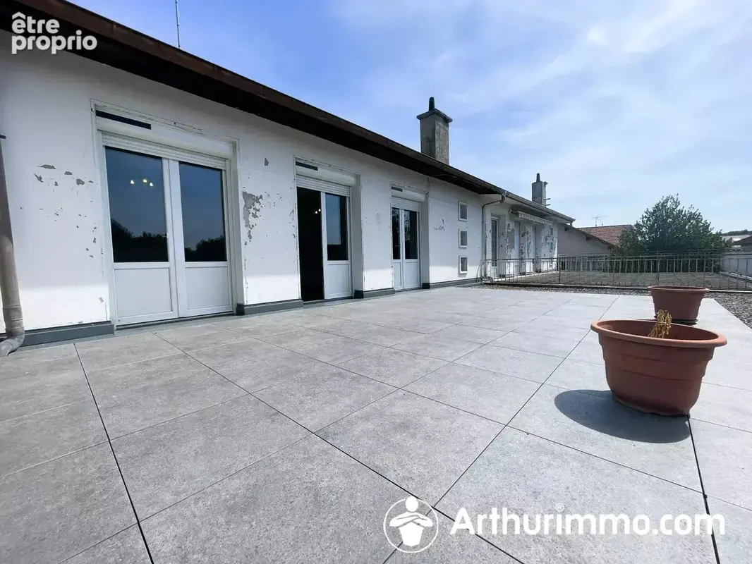 Bon compromis entre maison et appartement, F3, 95m², terrasse et terrain privatif ! - photo 4