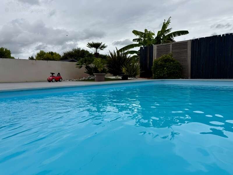 Maison à VILLEVEQUE