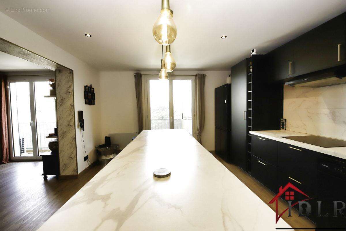 Appartement T4 3 chambres, balcon et  garage à vendre à Hyèr - photo 2