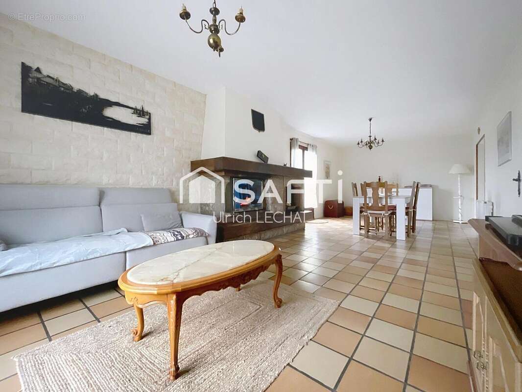Maison 183 m² à Saint-Andre-Des-Eaux  - photo 2