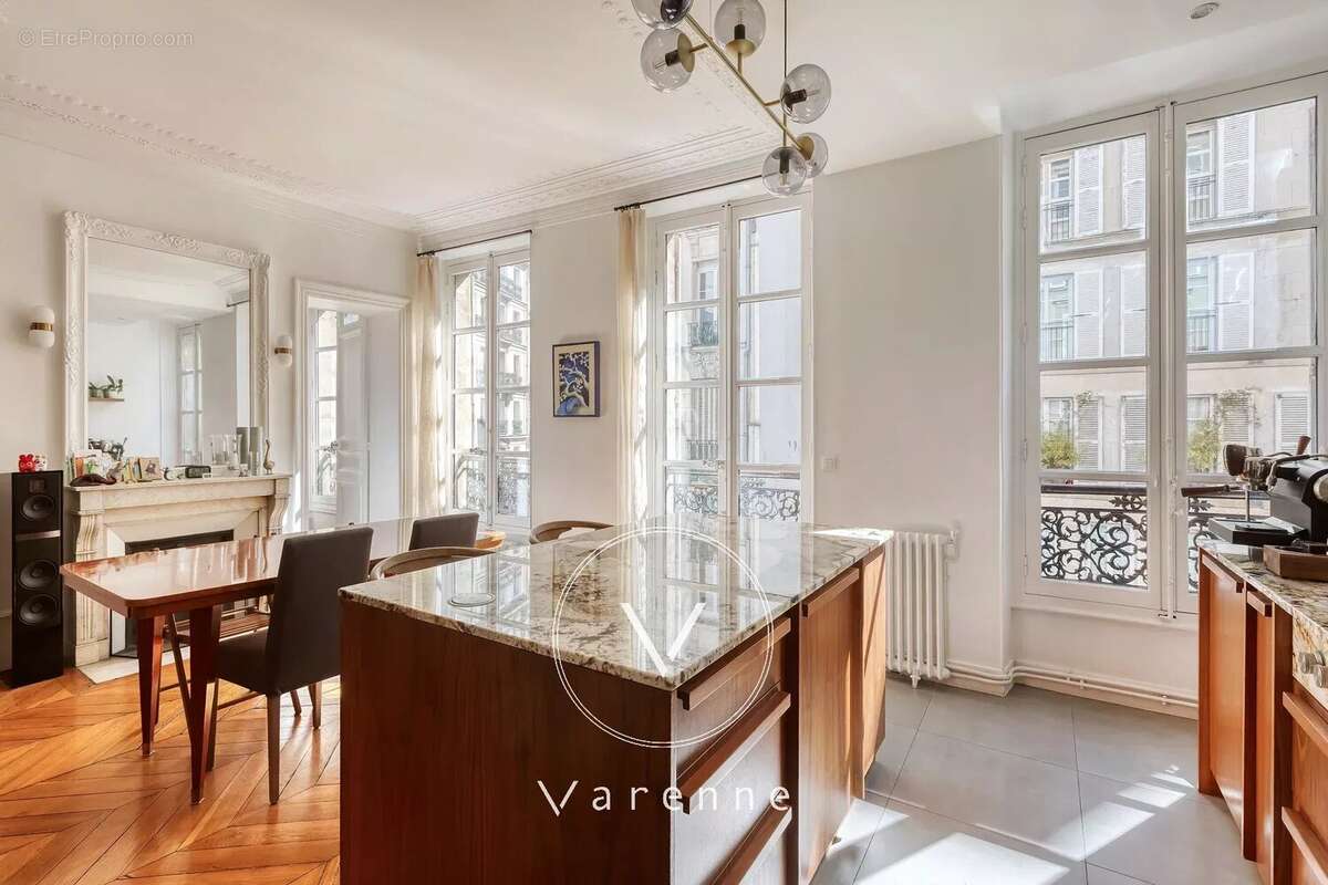 Appartement à PARIS-7E