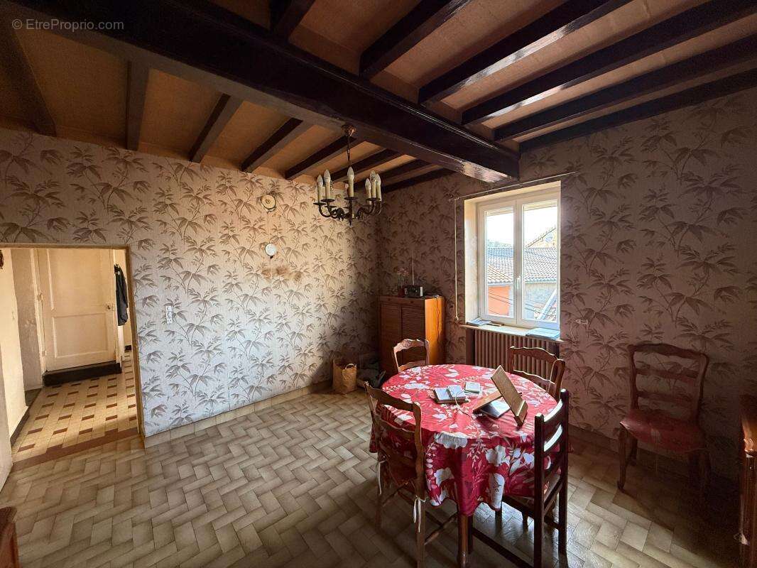 Maison à SOURCIEUX-LES-MINES