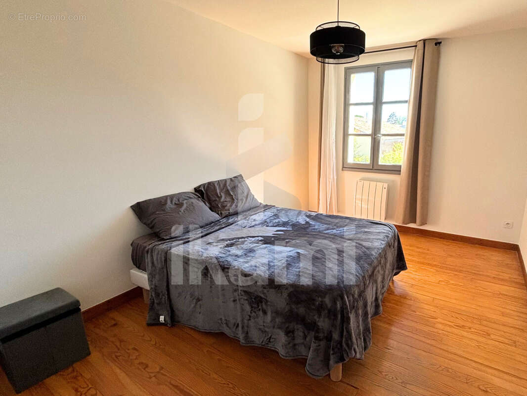 Maison à CHANOS-CURSON