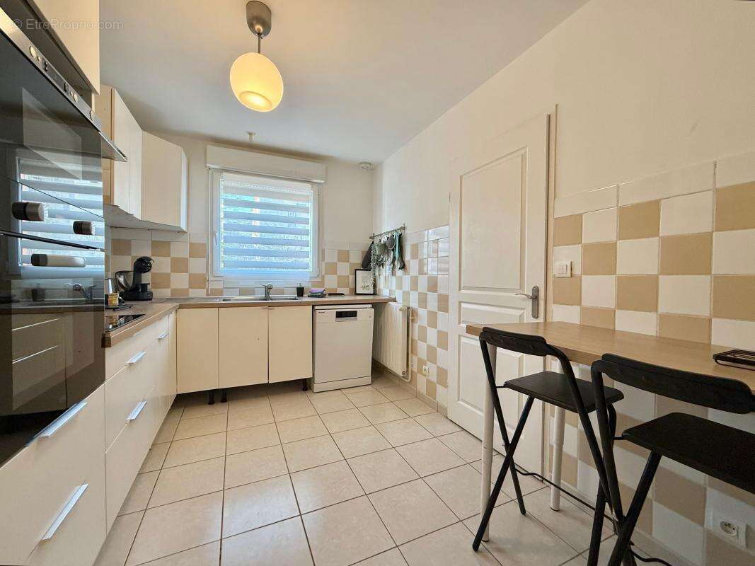 Appartement à CHENOVE