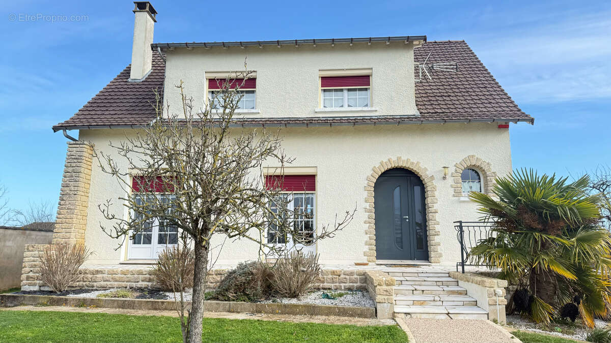 Maison à COULON
