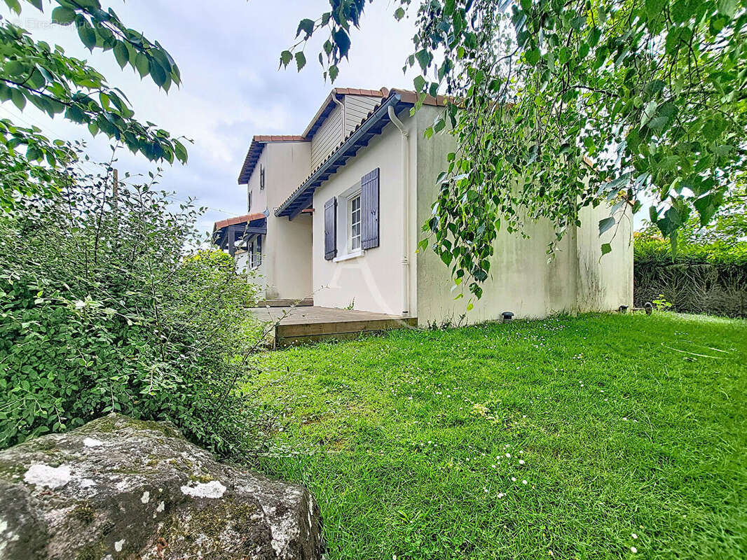 A vendre maison familliale a vezins - photo 9