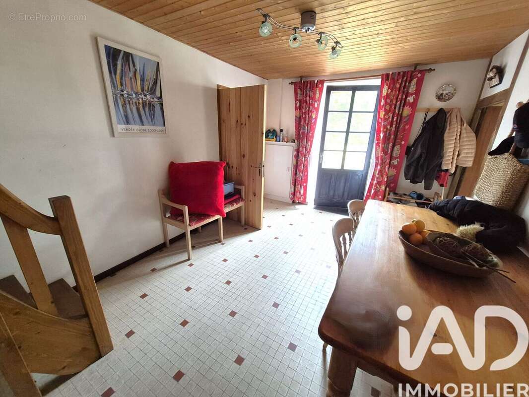 Photo 6 - Maison à SAINT-HILAIRE-LE-VOUHIS