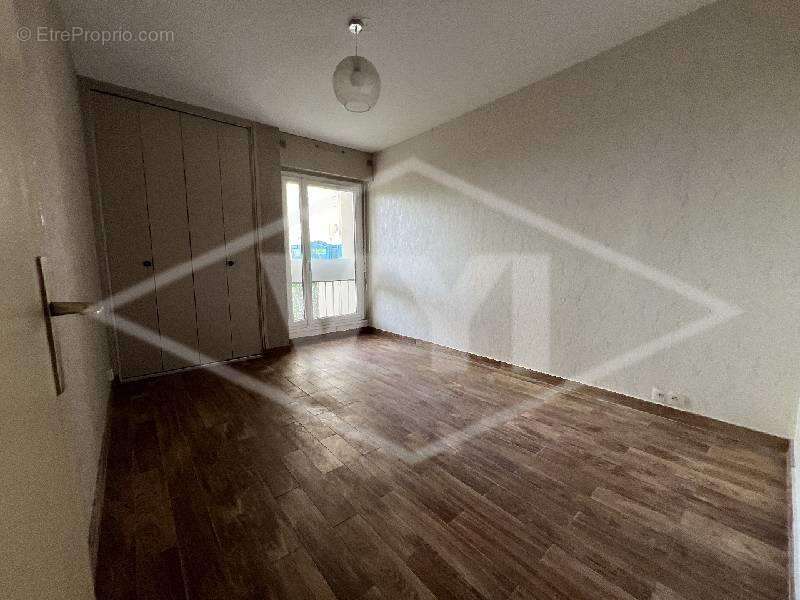 Appartement à EPINAY-SOUS-SENART