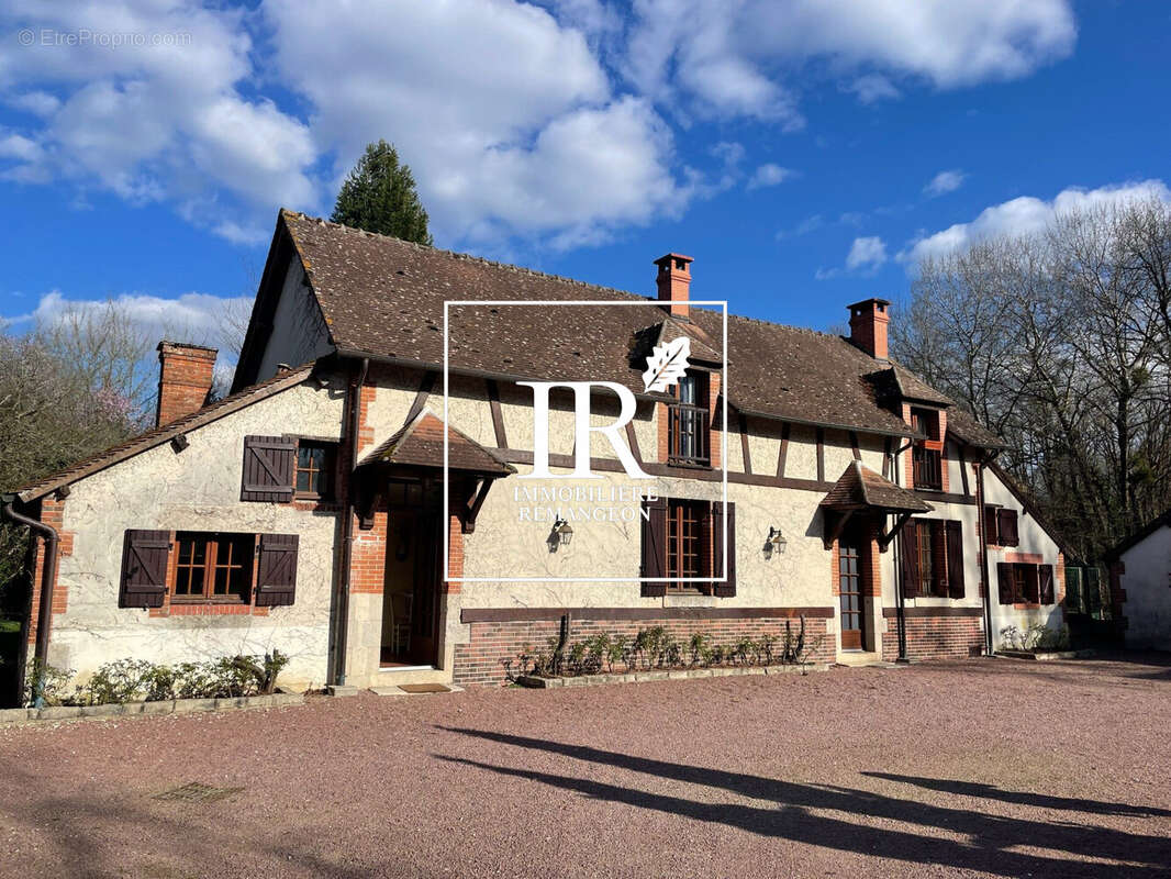 Maison 475 m² à Gien  - photo 2