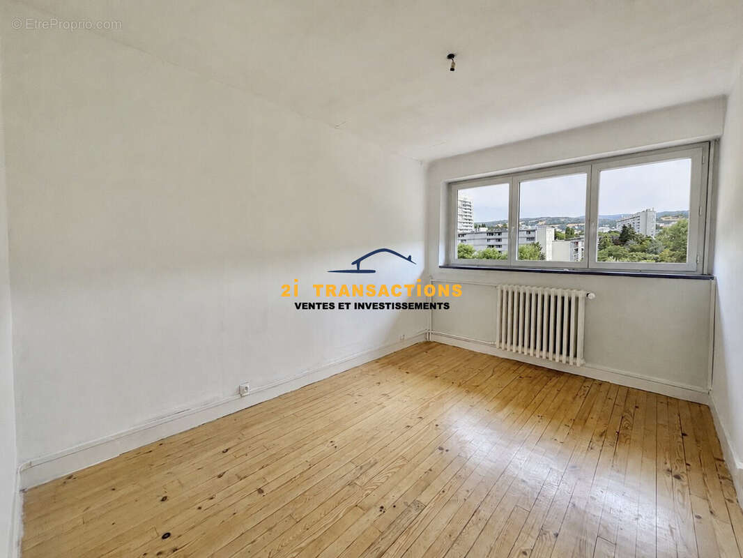 Appartement 55 m² à Saint-Etienne  - photo 8