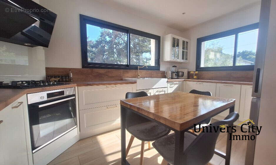 Maison 132 m² à La Chapelle-Sur-Erdre  - photo 3