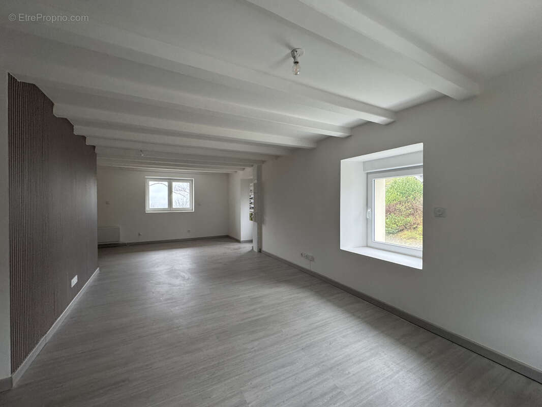 Appartement à EVETTE-SALBERT