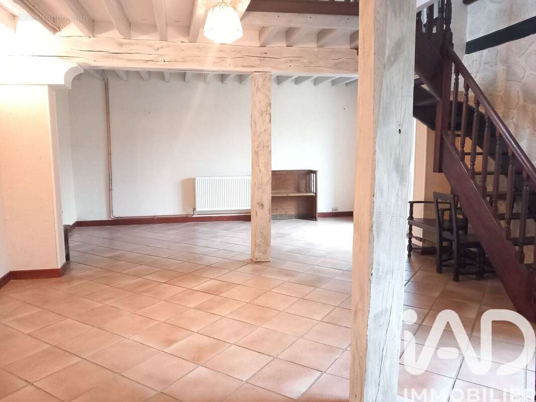 Photo 2 - Maison à MONTIGNY-LE-CHARTIF