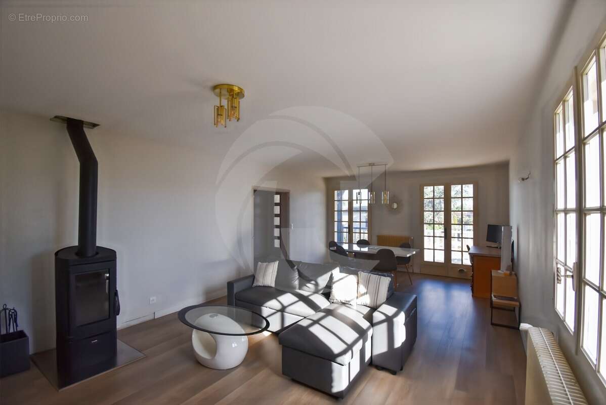 Maison à NEGREPELISSE