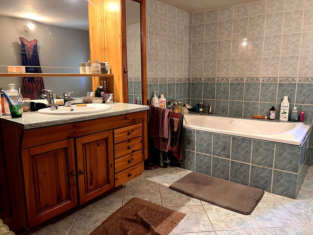 Maison de caractère à rénover avec potentiel - photo 11