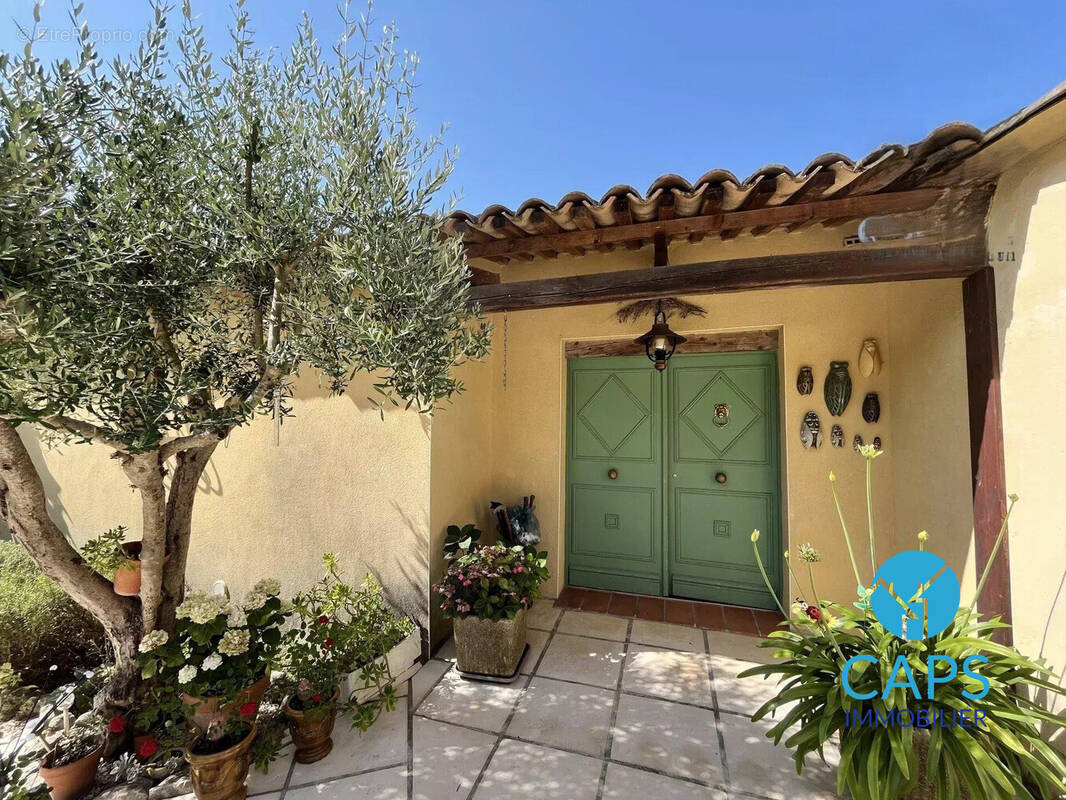Maison à GARRIGUES-SAINTE-EULALIE