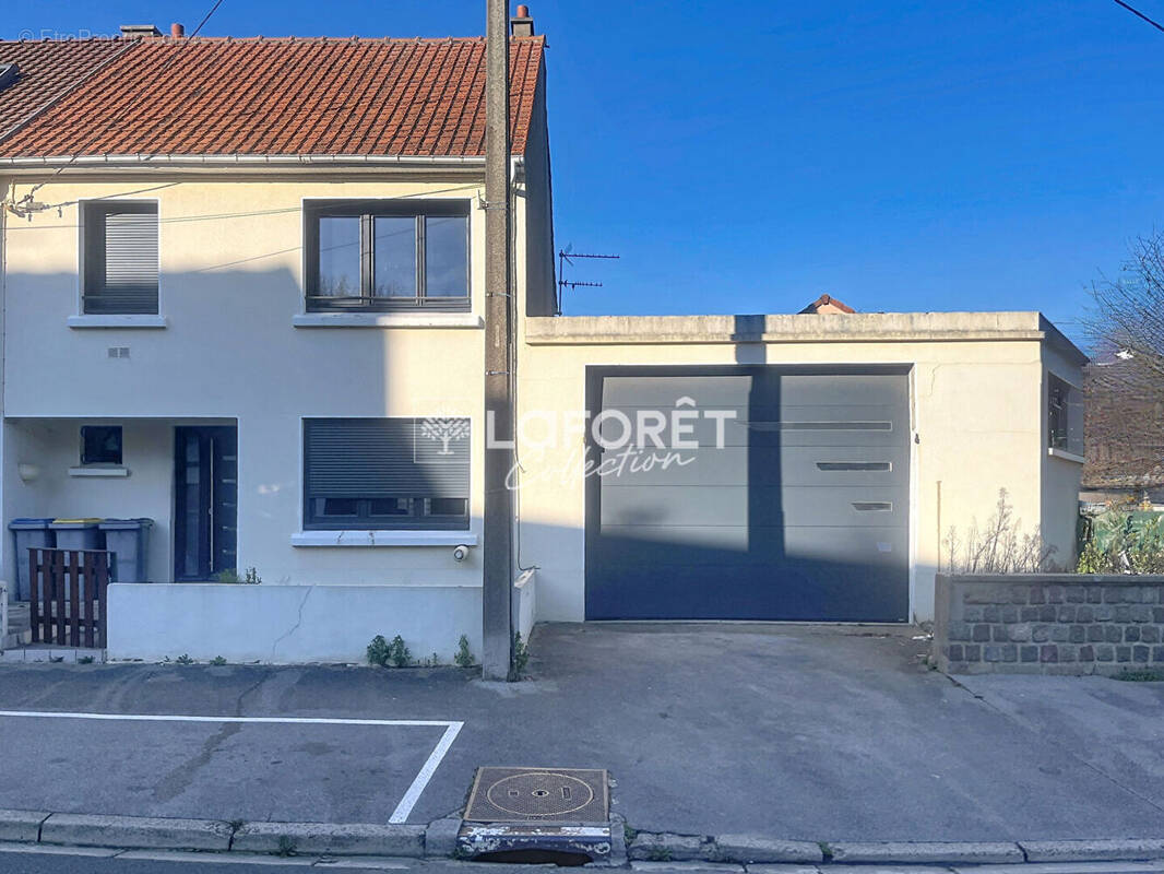 Maison à SAINT-MARTIN-BOULOGNE