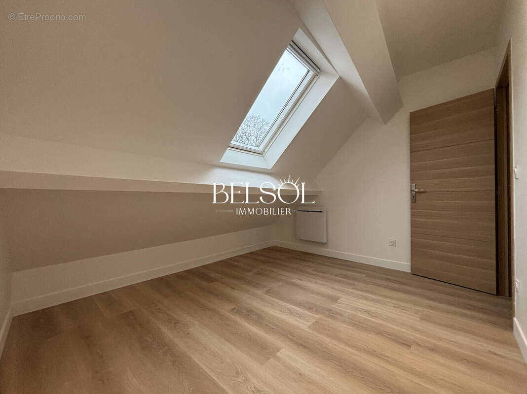 Maison à SAINT-THIBAULT-DES-VIGNES