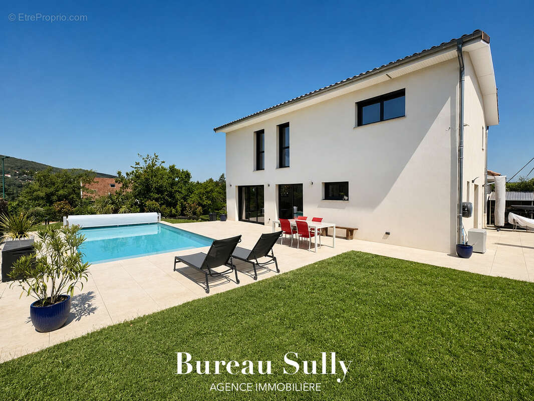 Maison à FLEURIEU-SUR-SAONE