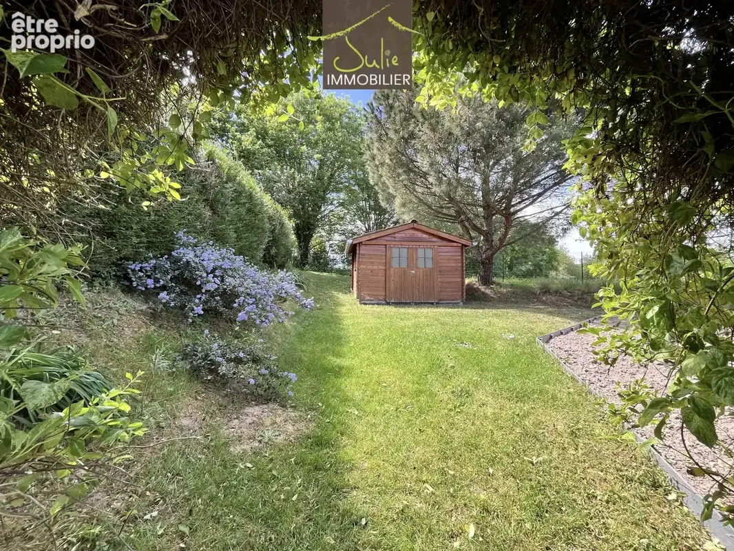 RARE dans BRESSUIRE ! Magnifique Propriété dans un parc clos de 2247m2, aux portes du centre ville !! - photo 13