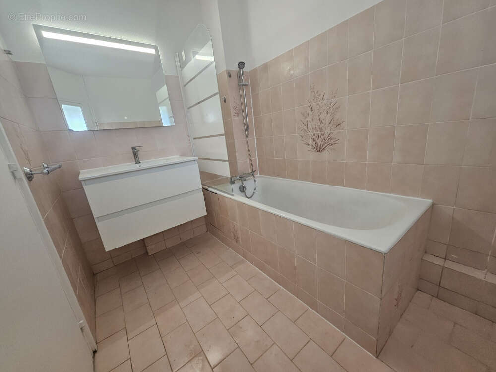 À VENDRE   Maison de ville avec cour et garage en centre-ville - photo 3