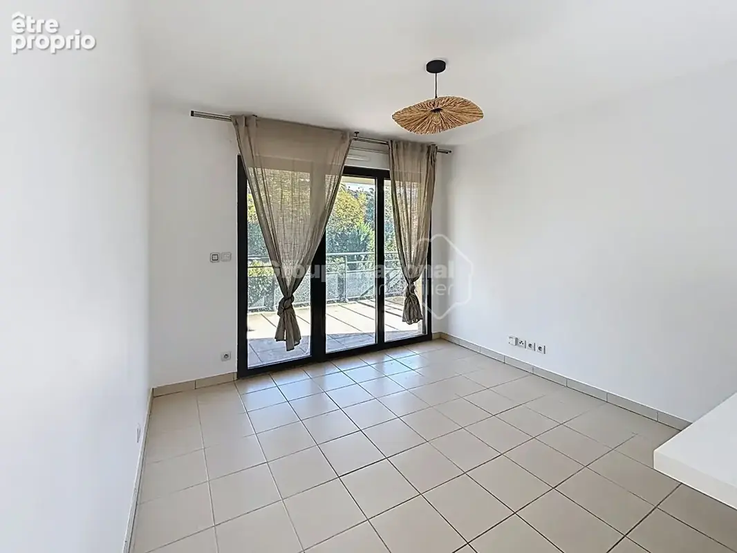 Photo Appartement à La Roquette-Sur-Siagne au prix de 265 000€
